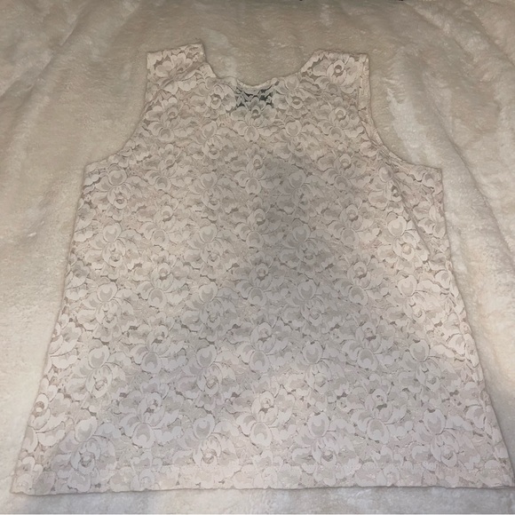 Basil Lace Tank top - Picture 6 of 7